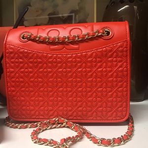 AUTHENTIC TORY BURCH CROSSBODY WITH CHAIN STRAP!